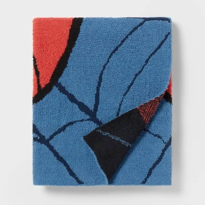 Marvel Spider-Man Mask Knit Kids' Throw Blanket - The Marvel Collection By Pillowfort™ 4 Marvel Spider-Man Mask Knit Kids' Throw Blanket - The Marvel Collection By Pillowfort™ - Image 2