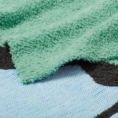 Marvel Hulk Fist Knit Kids' Throw Blanket - The Marvel Collection By Pillowfort™ 4 Marvel Hulk Fist Knit Kids' Throw Blanket - The Marvel Collection By Pillowfort™ - Image 2