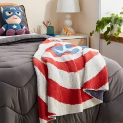 Marvel Captain America Shield Knit Kids' Throw Blanket - The Marvel Collection By Pillowfort™