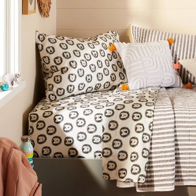 Chambray Stripes Kids' Quilt - Pillowfort™ 4 Chambray Stripes Kids' Quilt - Pillowfort™ - Image 2